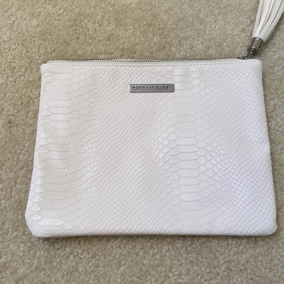Rodan + Fields cosmetic bag. White/NWOT - Picture 6 of 7